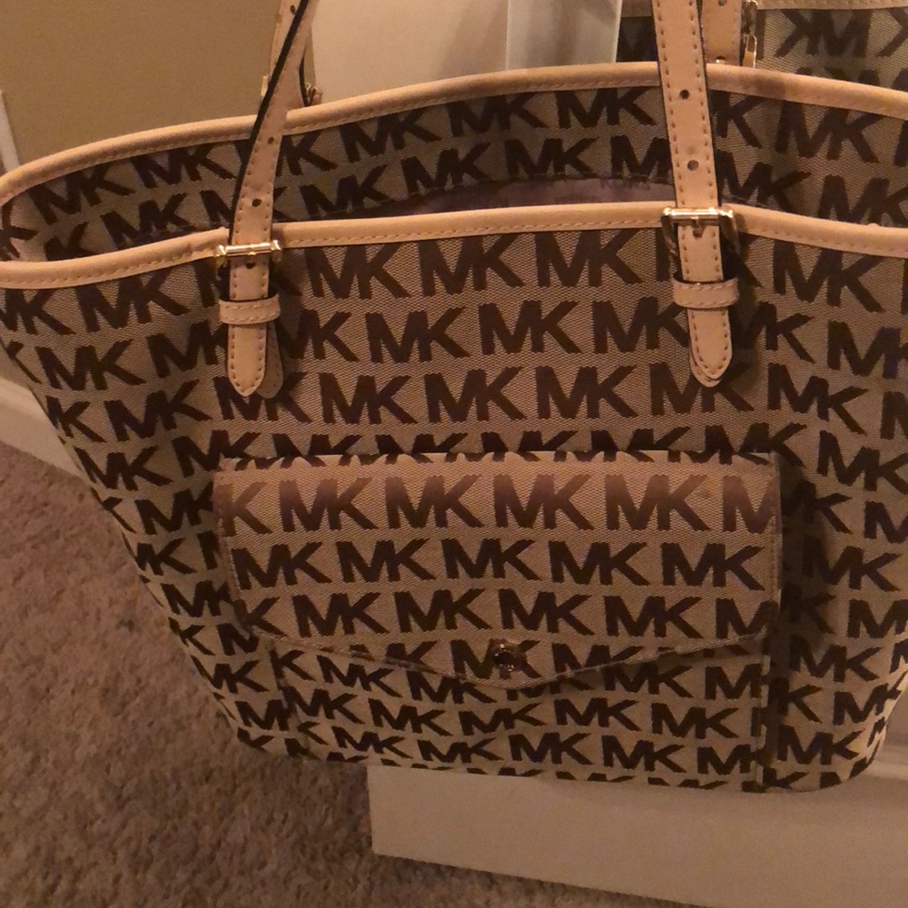 Micheal kors Handbag
